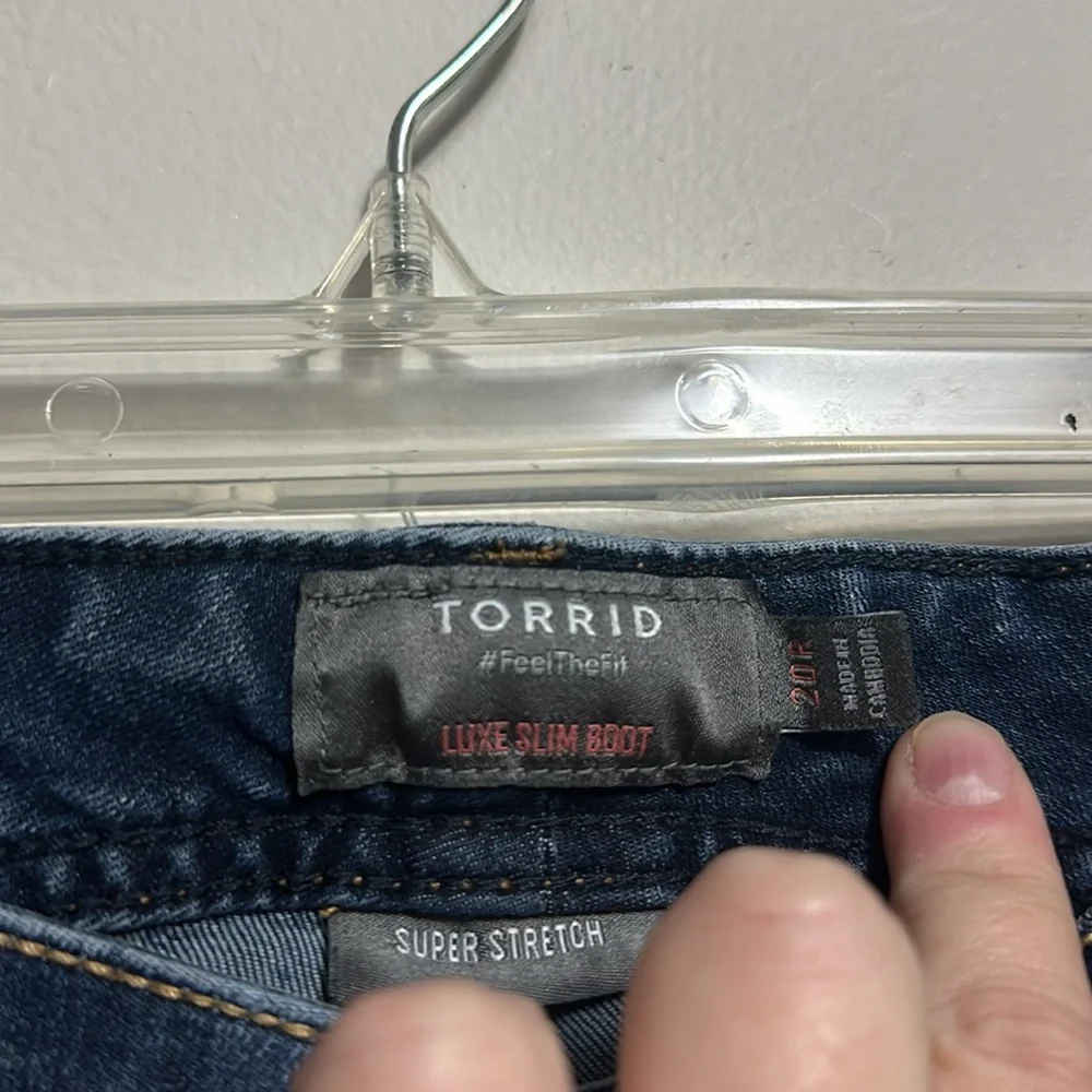 Torrid Luxe Slim Boot Super stretch Women's Blue Jeans size 20 - Picture 2 of 4